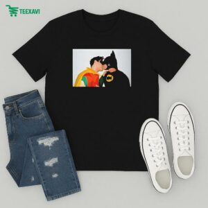 Batman And Robin 1986 Kissing T-Shirt